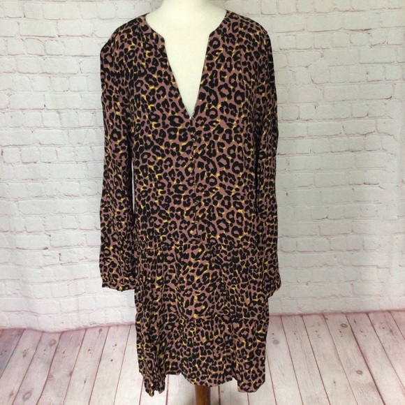 LOFT Dresses & Skirts - LOFT Animal Print Long Sleeve Dress - Size Medium